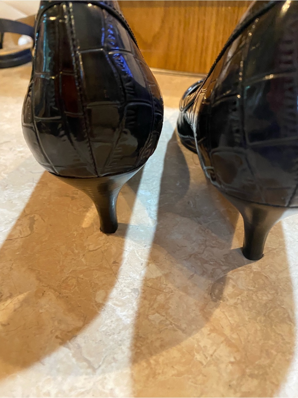 Bandolino Navy Croc-Embossed Pointed Toe Pumps - Picture 4 of 5